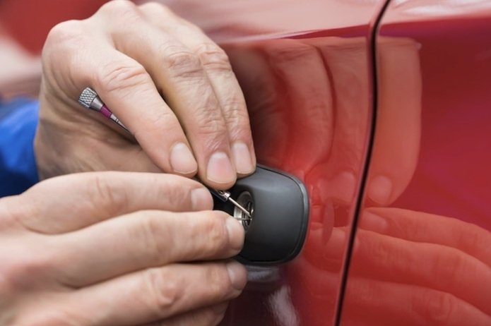 Apertura Urgente de Coches en Sabadell y Municipios Cercanos con cerrajería Reyes