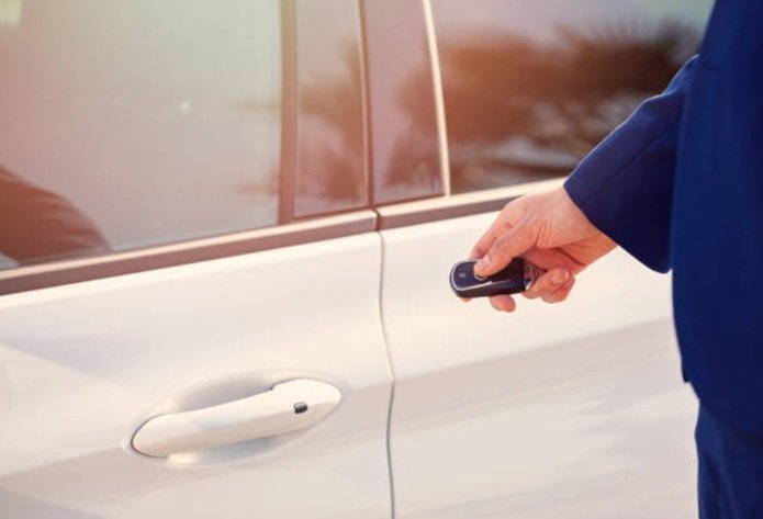 Servicios Urgentes de Cerrajería Vehicular en Sabadell por Cerrajería Reyes