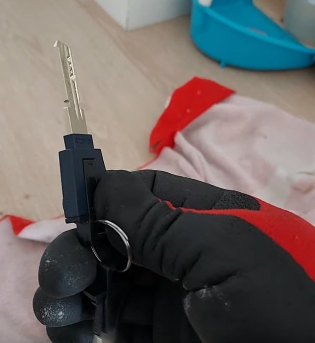 Elevando la Seguridad con Cilindro M&C Color y Llaves Incopiables con Perfil Patentado