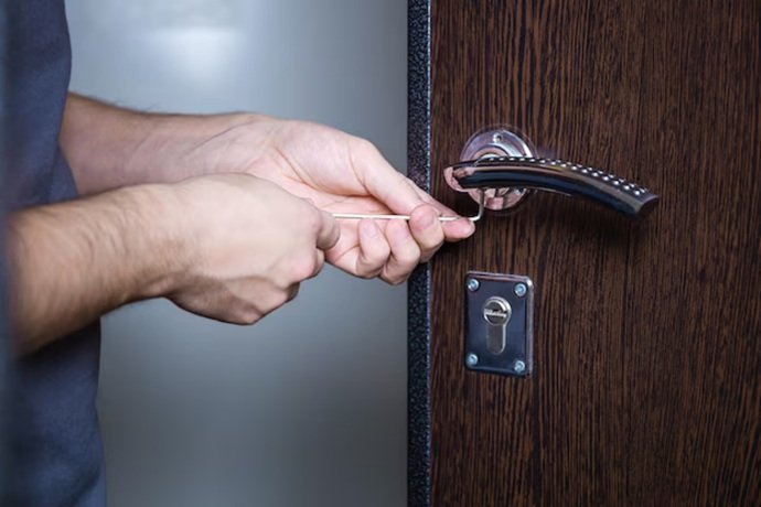 Mantenimiento de Puertas en Sabadell | Cerrajería Reyes