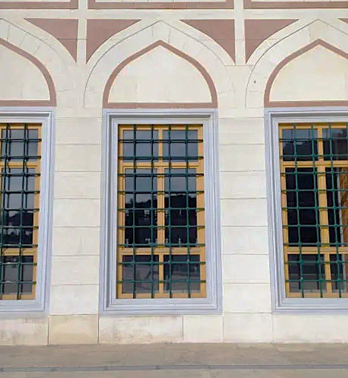 Fabricación e instalación de rejas de seguridad para ventanas grandes.