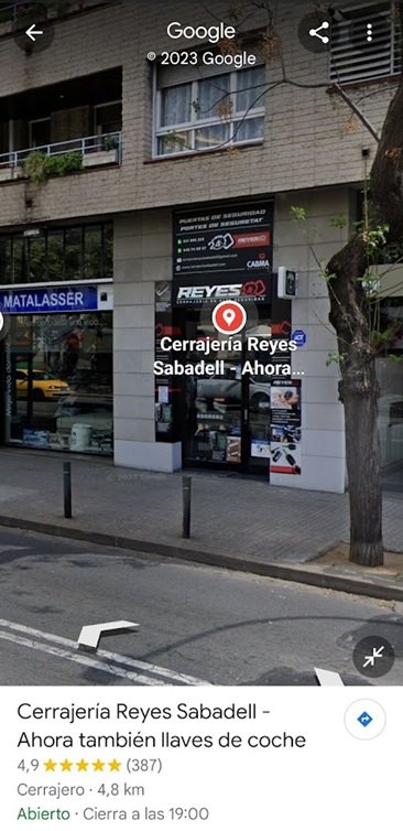 Fachada de nuestro local físico en Ronda de Zamenhof 39 en Sabadell, referente de seguridad y transparencia.
